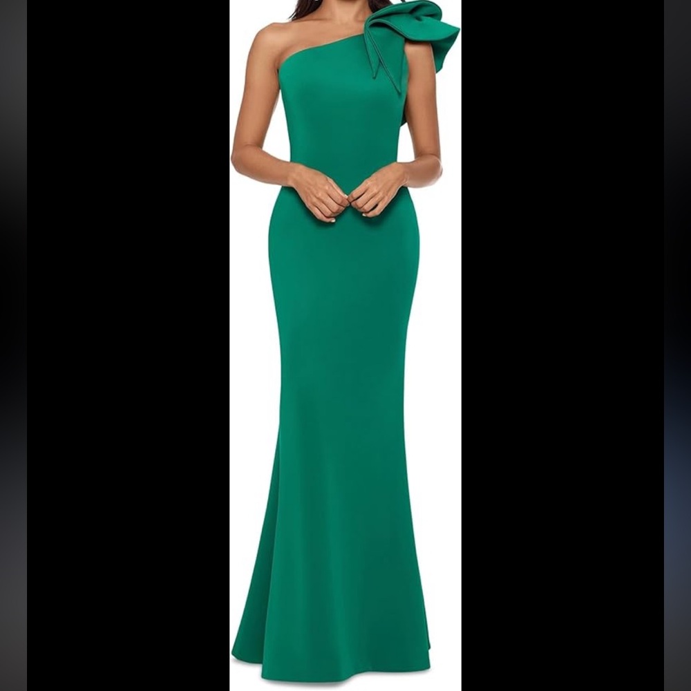 Betsy & Adam emerald green gown